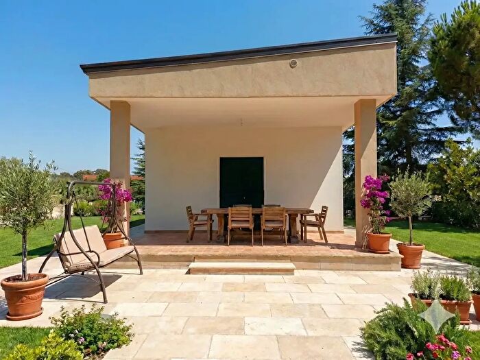 Casa trilocale in vendita in Via Castel del Monte, Corato