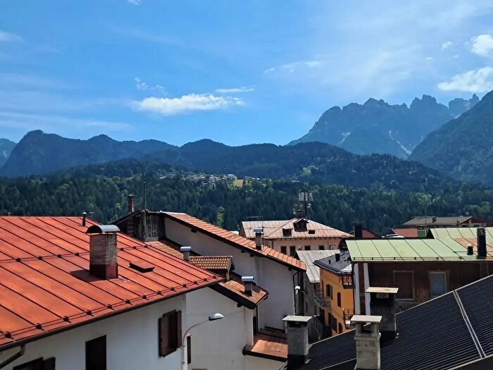 Appartamento con 7 locali in vendita in Via Venezia, Lozzo Di Cadore