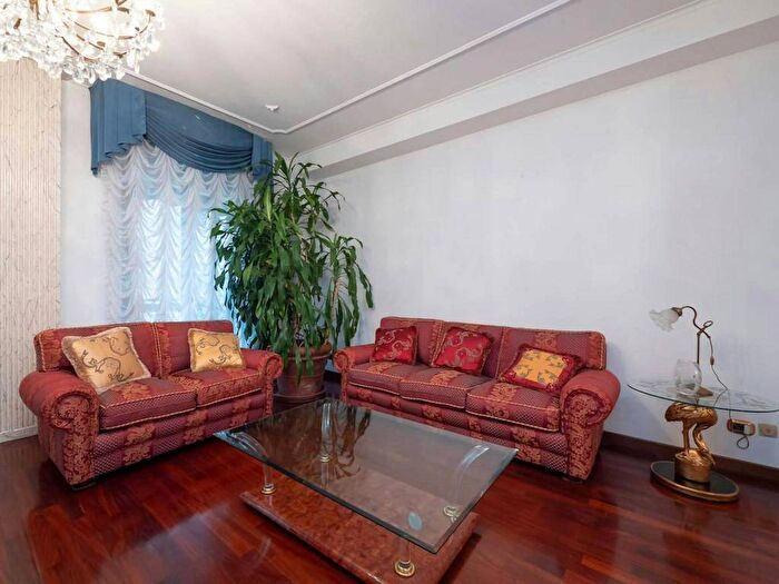 Appartamento quadrilocale in affitto in Piazzale Vincenzo Cuoco, Molise Cuoco, Milano