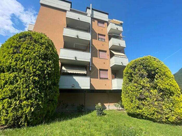 Appartamento trilocale in vendita in Via Casnedi, Valmadrera
