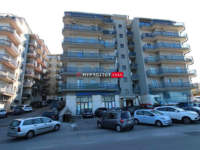 Appartamento trilocale in affitto in Via Alcide de Gaspari, Martina Franca