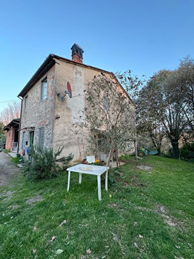Casa con 7 locali in vendita in Capannori