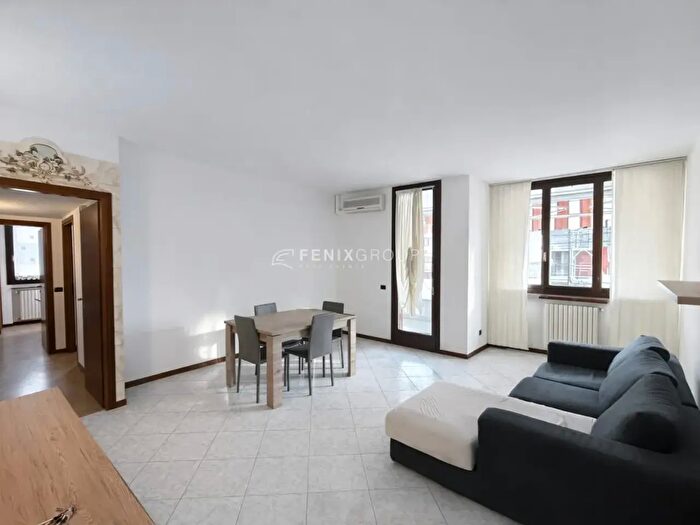 Appartamento trilocale in vendita in Via Volta, Concorezzo