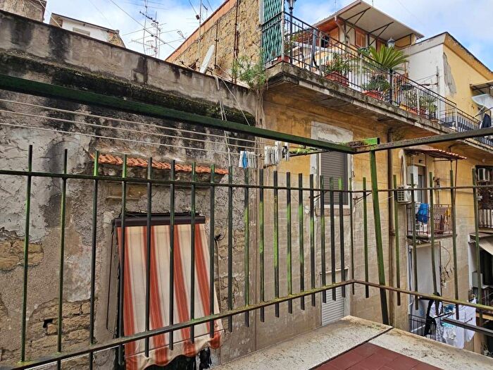 Appartamento bilocale in affitto in Vico del Fico al Mercato, Mercato, Napoli