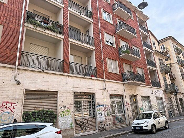 Appartamento trilocale in affitto in Via Cesare Balbo, Vanchiglia, Torino