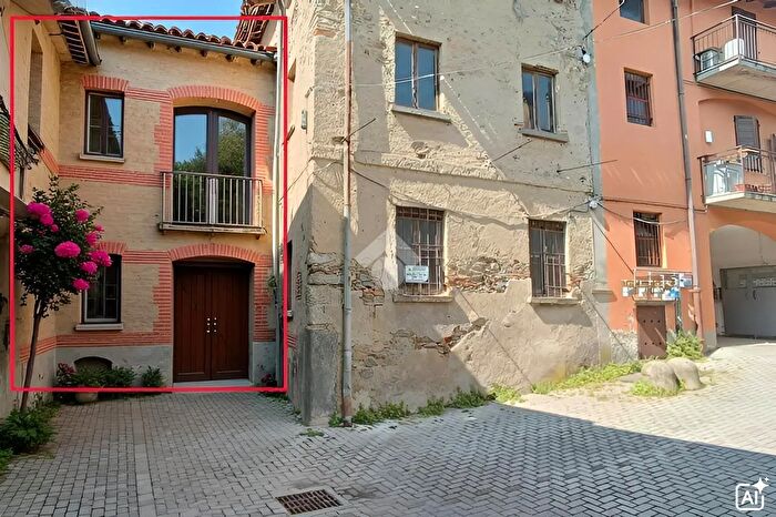 Casa bilocale in vendita in Via Carmine, Besana In Brianza