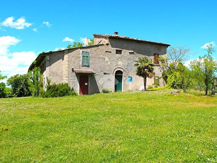 Casa con 11 locali in vendita in Str Vernacchia Montevescovo, Meldola