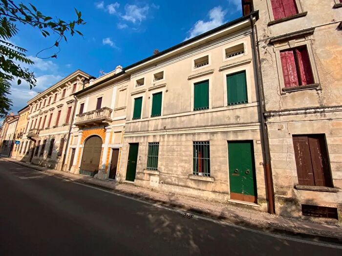 Appartamento trilocale in vendita in Thiene