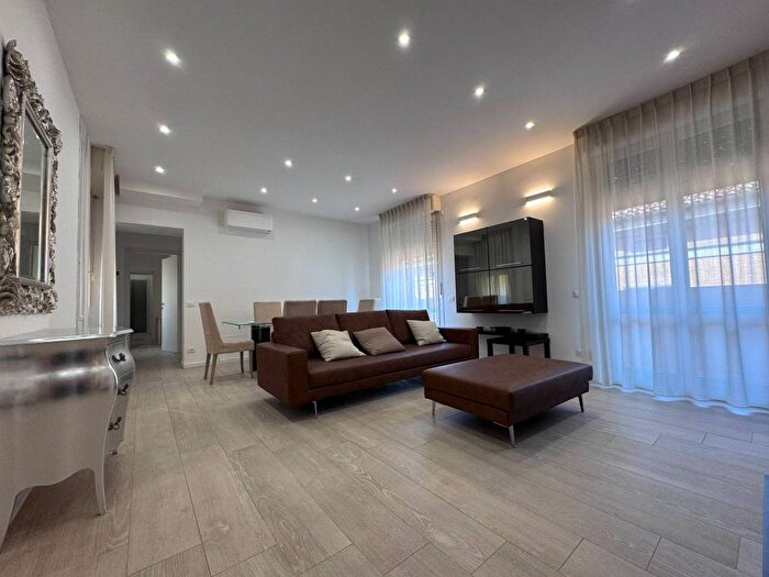 Appartamento con 5 locali in affitto in Centro Storico, Modena