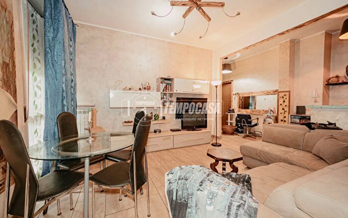 Appartamento trilocale in vendita in Via Giuseppe Verdi, Voghera