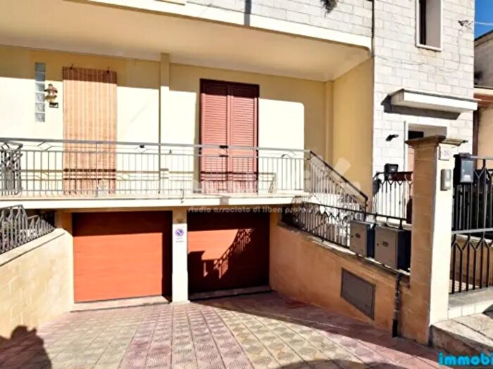 Appartamento con 6 locali in vendita in Oria