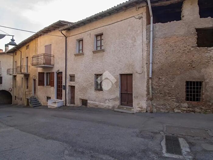 Casa con 5 locali in vendita in Via San Lino, Agnosine