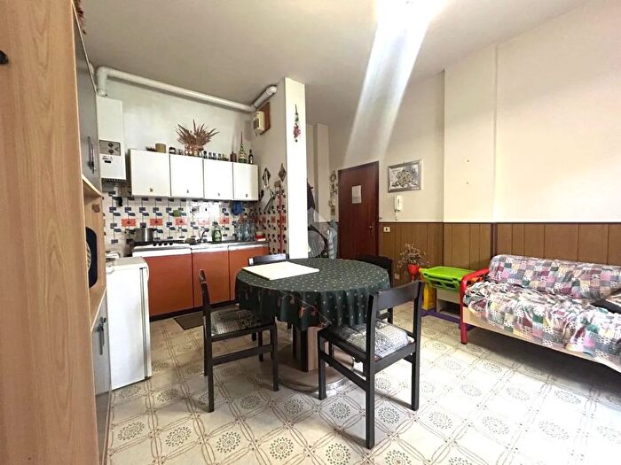 Appartamento trilocale in vendita in Viale Matteo Maria Boiardo, Ravenna