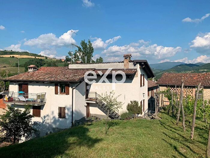 Casa con 10 locali in vendita in Bagnaria