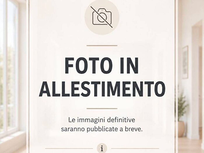 Appartamento con 6 locali in affitto in Piazza Corvetto, Centro Città, Genova