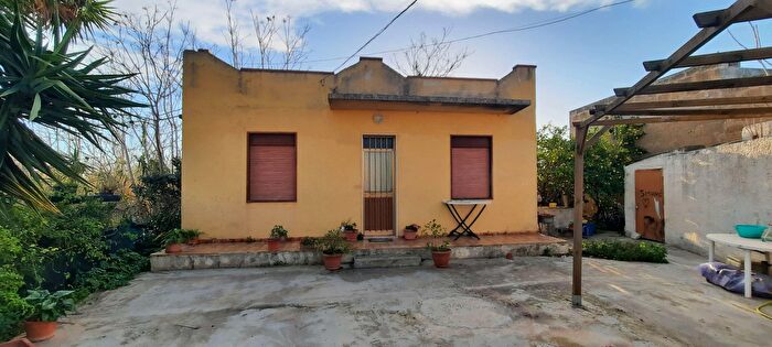 Casa con 5 locali in vendita in Marsala