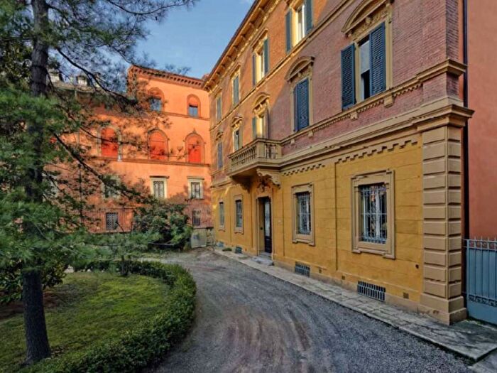 Appartamento quadrilocale in affitto in via Donzelle, Centro Storico, Bologna