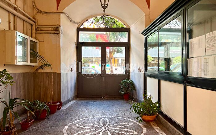 Appartamento quadrilocale in vendita in Via Arenaccia, Napoli