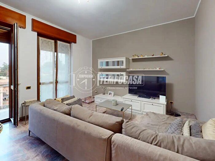Appartamento trilocale in vendita in Piazza Fratelli Cervi, Magenta