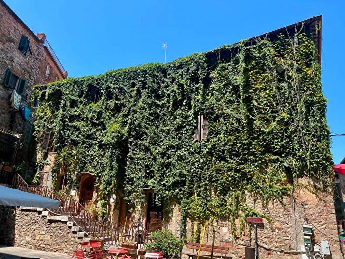 Appartamento bilocale in affitto in piazza del Mercato A, Centro, Campiglia Marittima