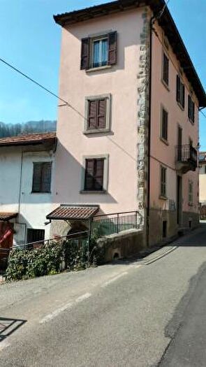 Appartamento trilocale in vendita in Via Gerolamo Tiraboschi, Serina