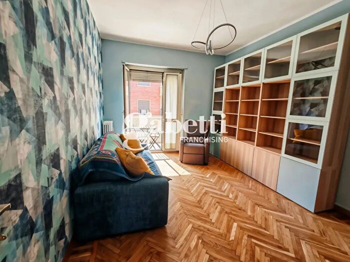 Appartamento quadrilocale in vendita in Via Taggia, Torino
