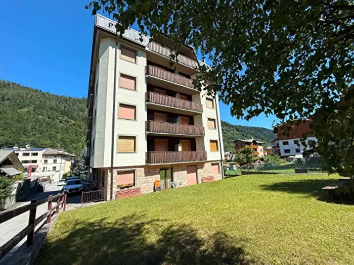 Appartamento trilocale in vendita in Via Privata Nino Plone, Aprica
