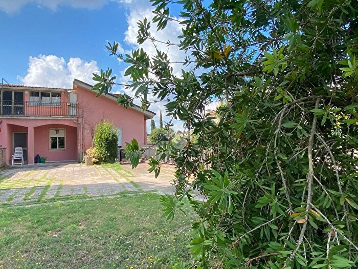 Casa con 15 locali in vendita in Via degli Etruschi, Fabrica Di Roma