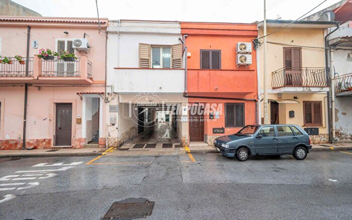 Appartamento bilocale in vendita in Località Mili Marina, Messina