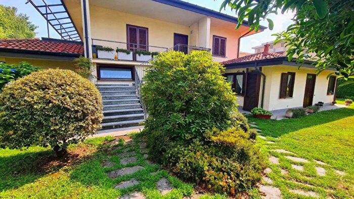 Casa in vendita in Via Gran Paradiso Bettolino Ronchi Gallarate Varese Lombardia Italia, Gallarate