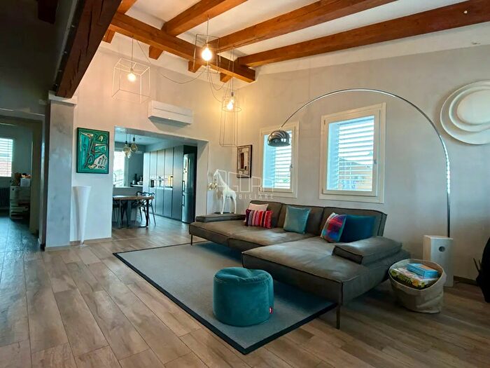 Casa con 9 locali in vendita in Rovigo