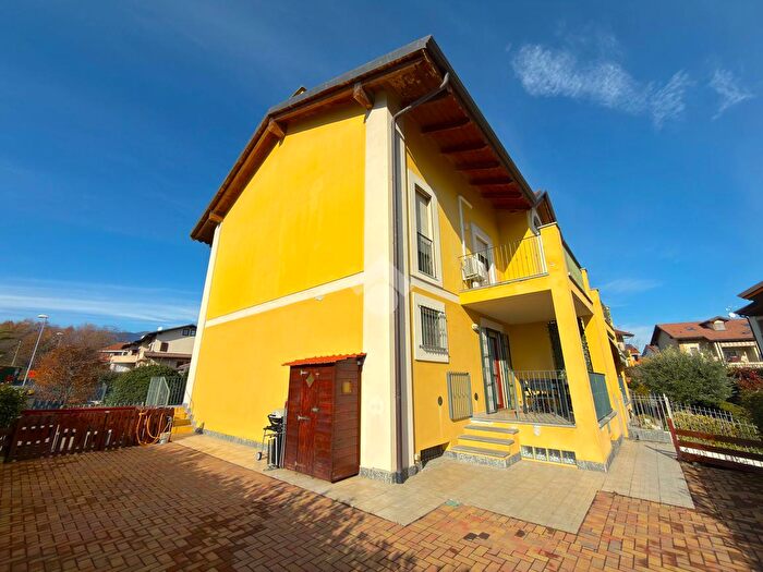 Appartamento quadrilocale in vendita in Via Rodolfo Reguzzoni, Giaveno