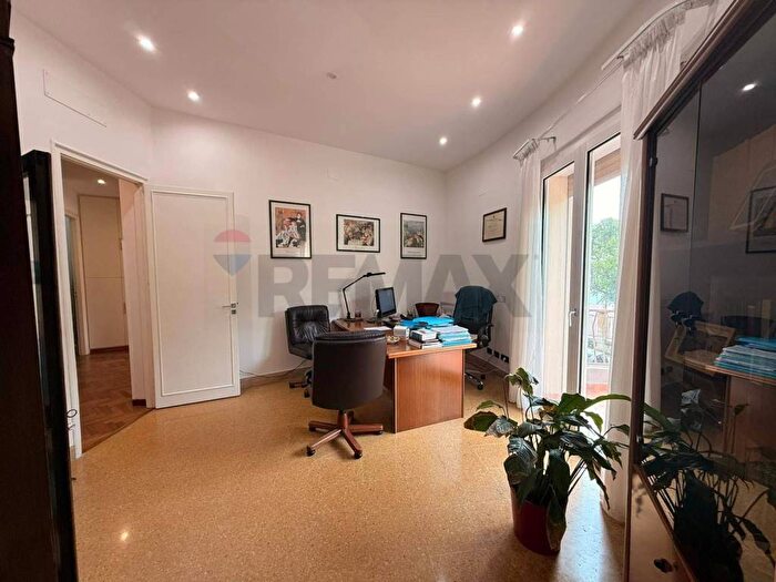 Appartamento con 5 locali in affitto in Via Massimo Dazeglio, Libertà Villabianca, Palermo