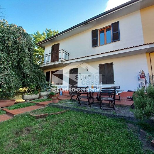 Casa quadrilocale in vendita in Via dei Pini, Monte Cremasco