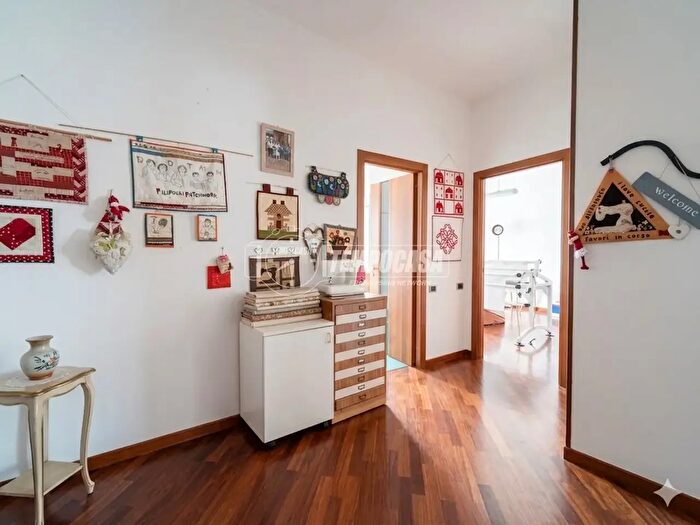 Appartamento trilocale in vendita in Viale Lombardia, Pregnana Milanese