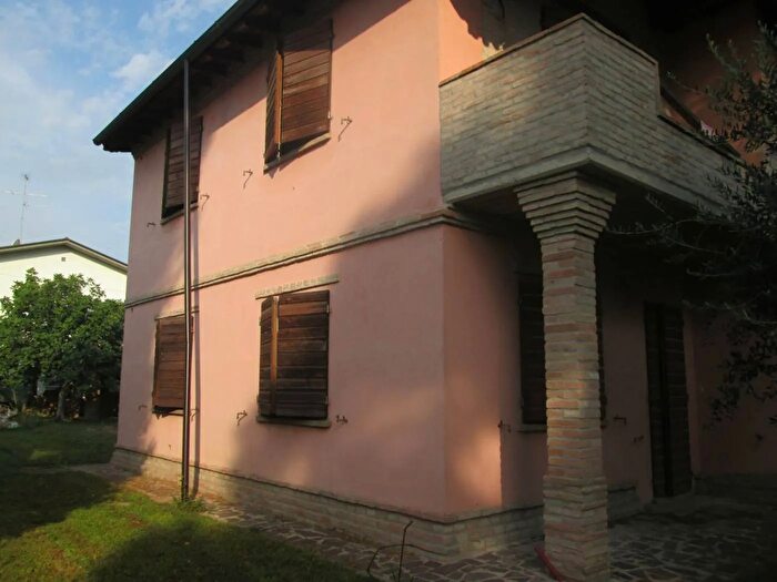 Casa con 10 locali in vendita in Via Savarna Ravenna, Ravenna