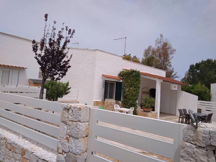 Casa trilocale in affitto in Via Giovanna, Ostuni Costa, Ostuni