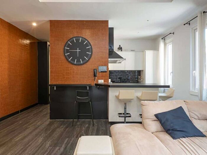 Appartamento trilocale in affitto in Via Alessandro Volta, Moscova, Milano