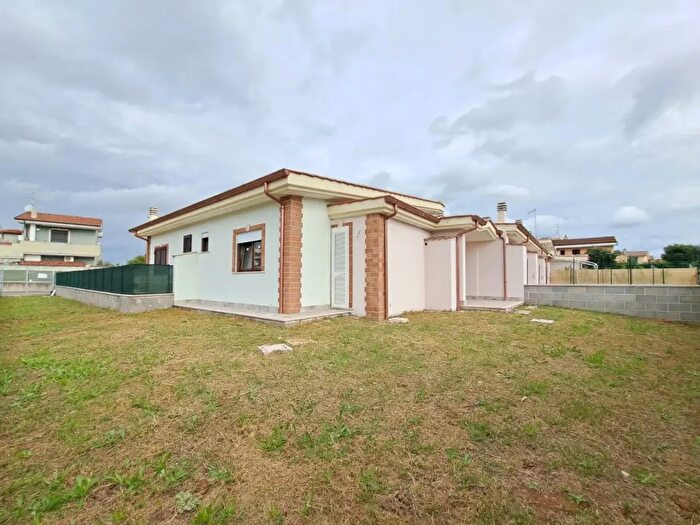 Casa bilocale in vendita in Via Scrivia Snc, Ardea