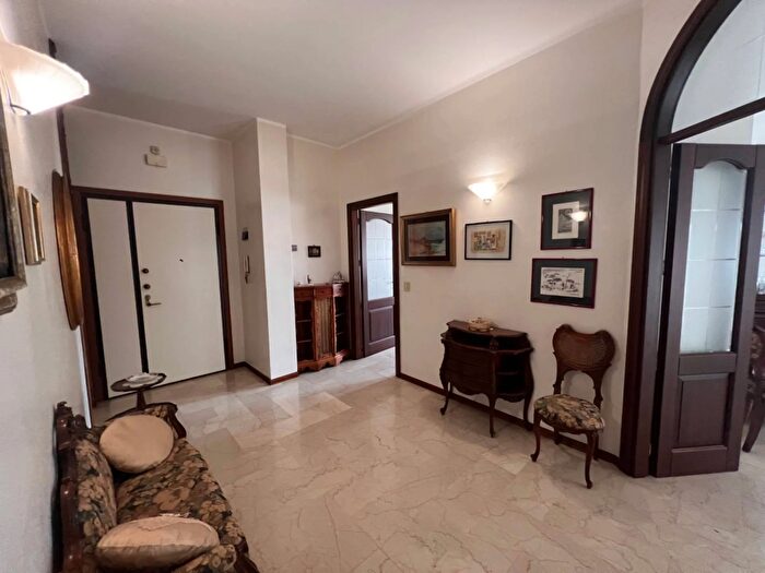 Appartamento con 5 locali in affitto in Viale Kennedy, Pescara