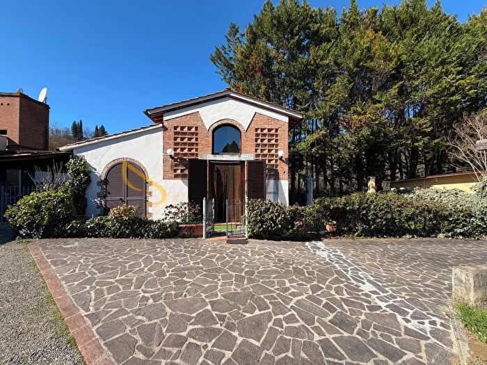 Appartamento trilocale in affitto in Terricciola