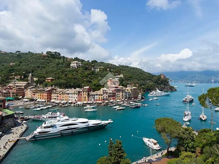 Casa con 8 locali in vendita in Lungomare Raffaele Rossetti, Santa Margherita Ligure