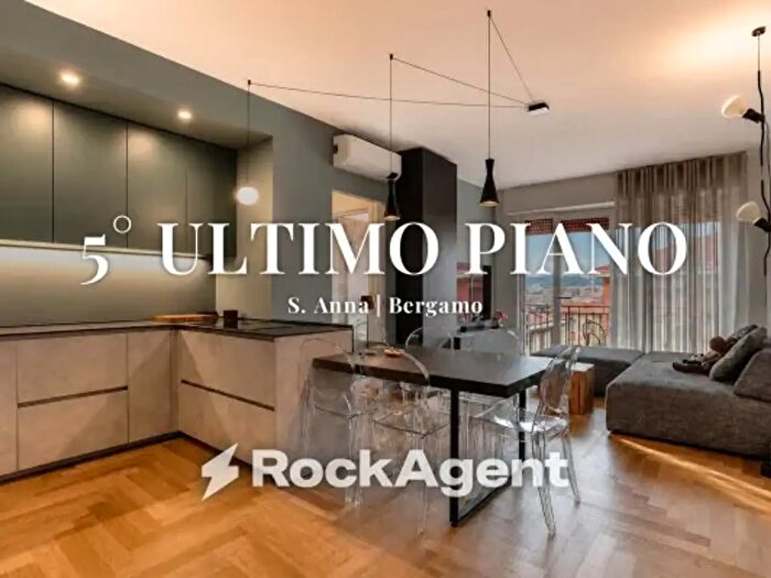 Appartamento trilocale in vendita in Via Vittore Ghislandi, Bergamo