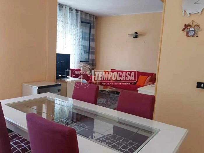 Appartamento trilocale in affitto in Viale della Repubblica, Paderno Dugnano