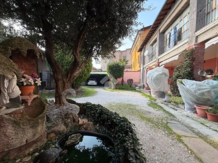 Casa con 7 locali in vendita in Via Ponte Fabbro, Cologne