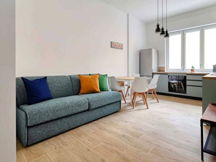 Appartamento trilocale in affitto in Via Francesco Redi, Morgagni, Milano