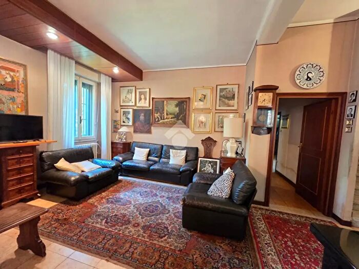 Appartamento con 5 locali in vendita in Via Stradelli Guelfi, Bologna