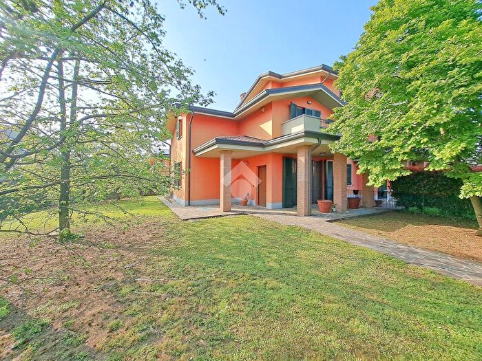 Casa quadrilocale in vendita in Via Bologna, Cassano DAdda