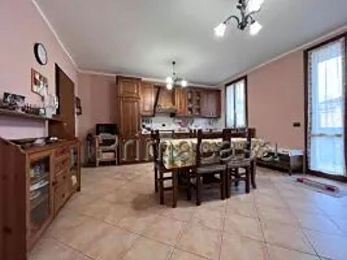 Appartamento trilocale in vendita in Campagnola Emilia