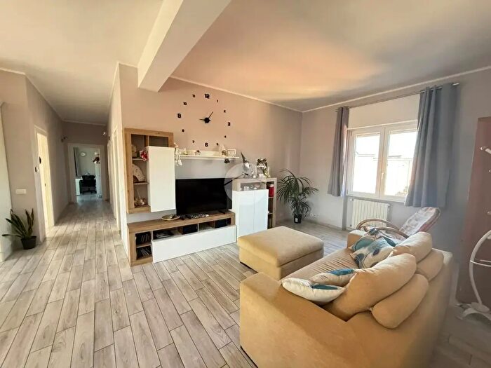 Appartamento con 5 locali in vendita in Via Gorizia, Viterbo